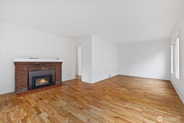 706 N 78th Street, Seattle, WA 98103