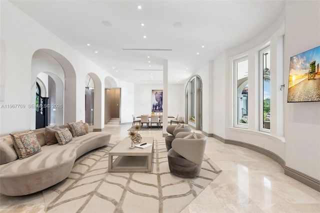 432 S Hibiscus Drive, Miami Beach, FL 33139