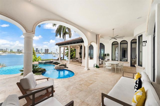 432 S Hibiscus Drive, Miami Beach, FL 33139