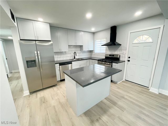 591 Hemlock Drive, Euclid, OH 44132