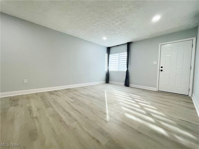 591 Hemlock Drive, Euclid, OH 44132