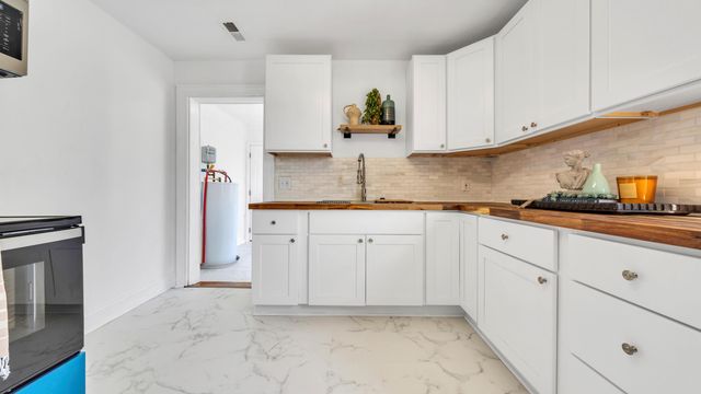 1511 Hanover AVE, Roanoke, VA 24017