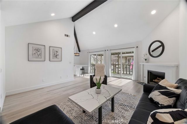 2231 Pacific A1, Costa Mesa, CA 92627