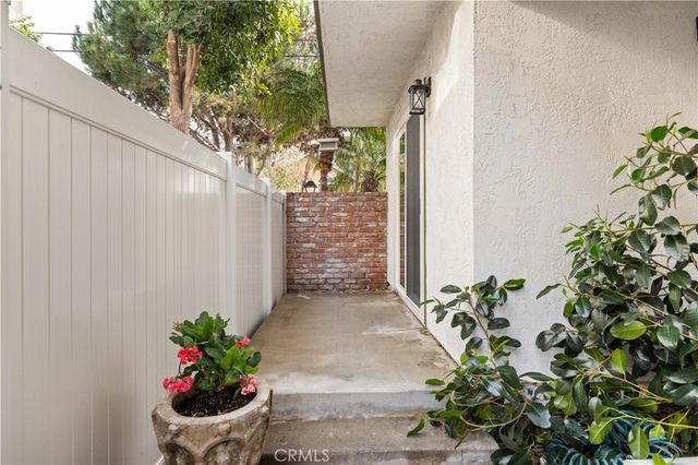 2231 Pacific A1, Costa Mesa, CA 92627