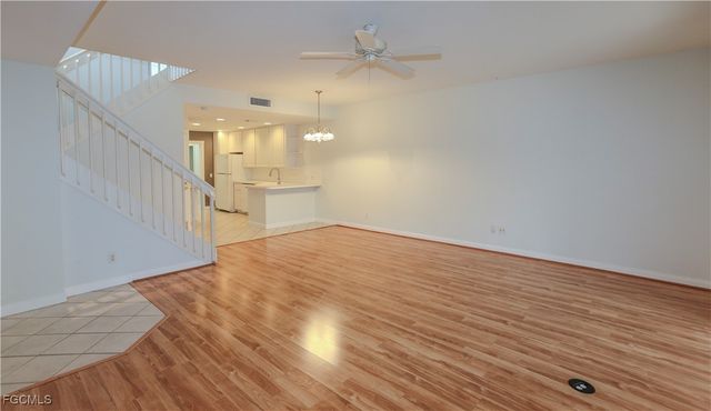 5823 Cove CIR 8, Naples, FL 34119