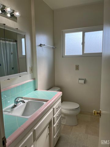 2113 Rose Marie Drive, Bakersfield, CA 93304