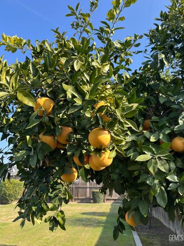 2113 Rose Marie Drive, Bakersfield, CA 93304