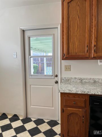 2113 Rose Marie Drive, Bakersfield, CA 93304