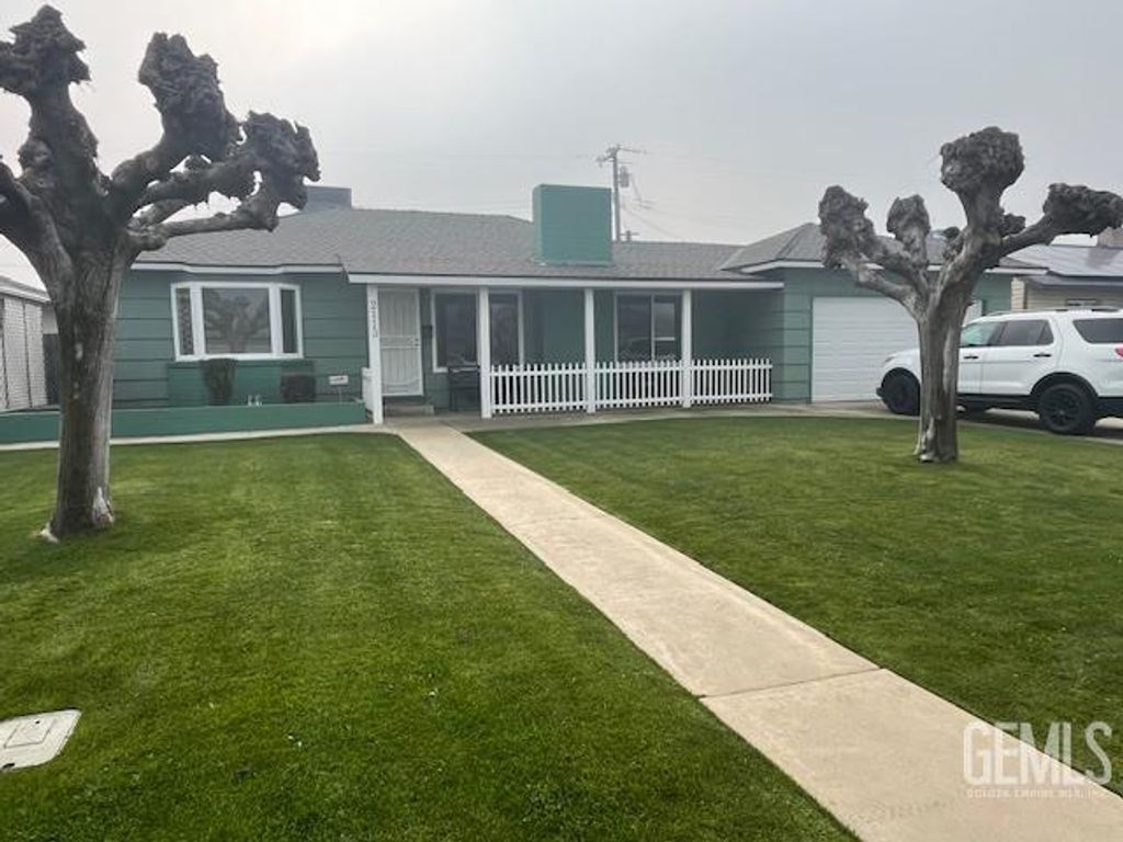 2113 Rose Marie Drive, Bakersfield, CA 93304