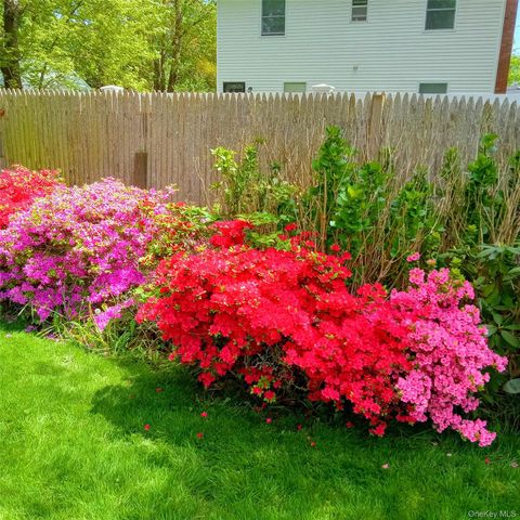 154 Cedar Road E, Mastic Beach, NY 11951