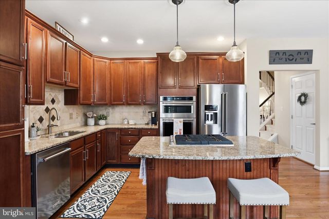 25524 CROSSFIELD DR, Chantilly, VA 20152