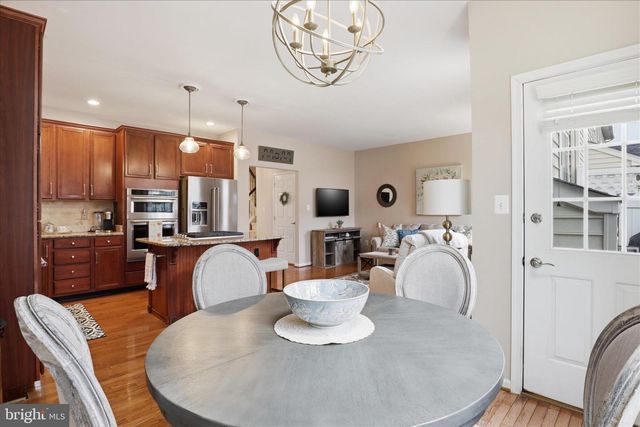 25524 CROSSFIELD DR, Chantilly, VA 20152