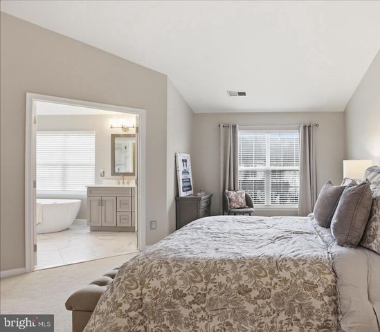 25524 CROSSFIELD DR, Chantilly, VA 20152