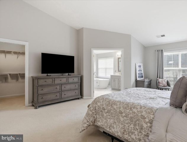 25524 CROSSFIELD DR, Chantilly, VA 20152