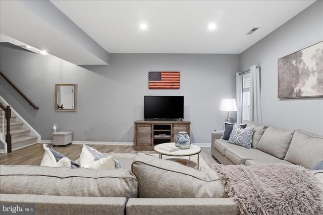 25524 CROSSFIELD DR, Chantilly, VA 20152