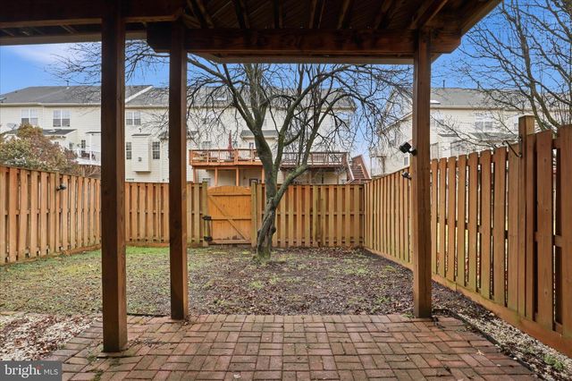 25524 CROSSFIELD DR, Chantilly, VA 20152