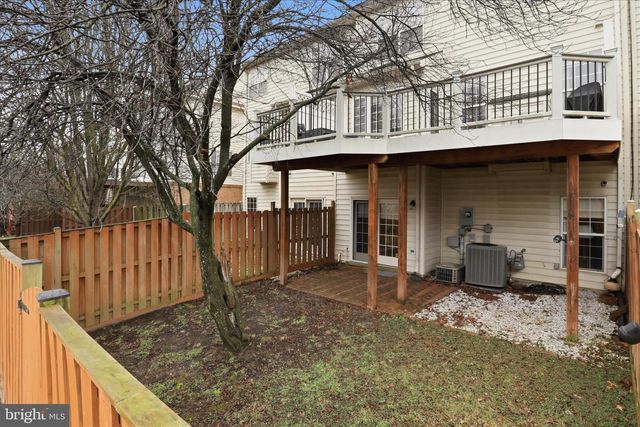 25524 CROSSFIELD DR, Chantilly, VA 20152