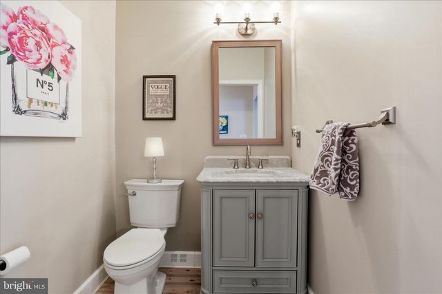 25524 CROSSFIELD DR, Chantilly, VA 20152