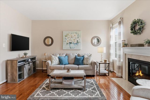 25524 CROSSFIELD DR, Chantilly, VA 20152