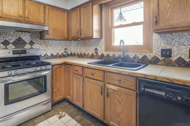 2111 Browning Drive, Janesville, WI 53546