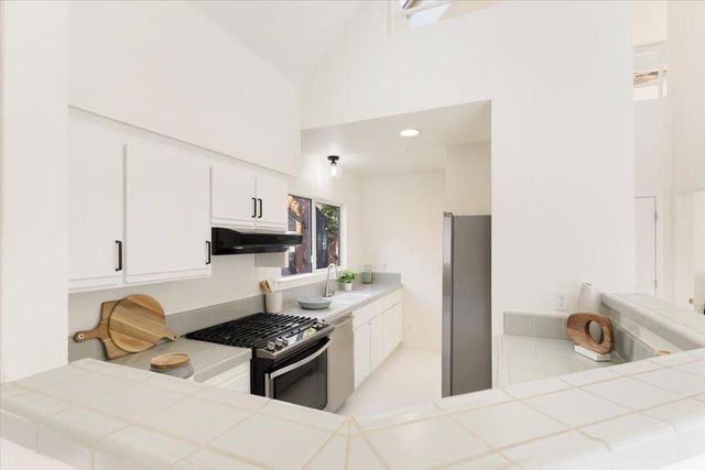 114 Annie Lane, Santa Cruz, CA 95062