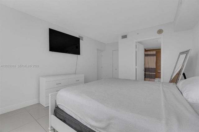 1861 S River Drive 1207, Miami, FL 33125