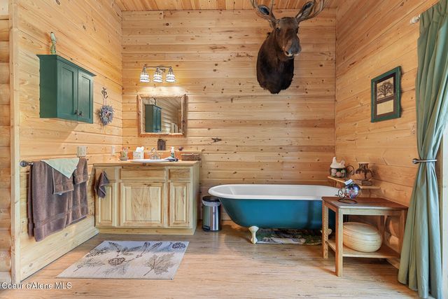 25431 N Lantern Hill Rd, Rathdrum, ID 83858