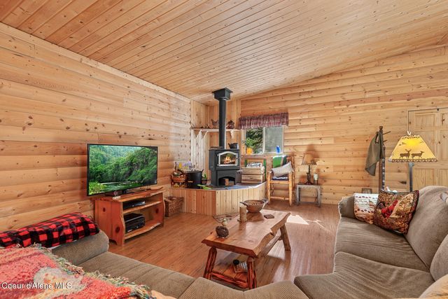 25431 N Lantern Hill Rd, Rathdrum, ID 83858