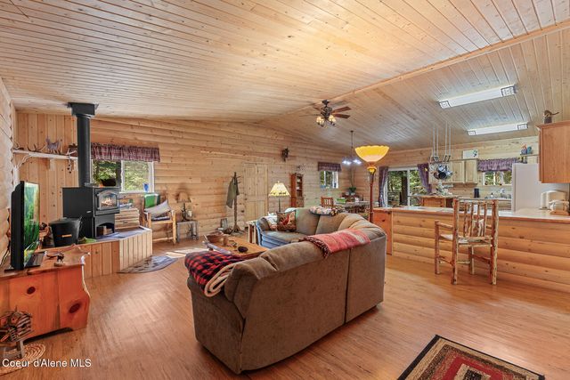 25431 N Lantern Hill Rd, Rathdrum, ID 83858