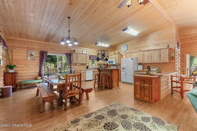 25431 N Lantern Hill Rd, Rathdrum, ID 83858