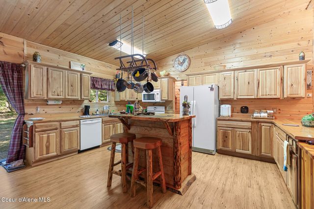 25431 N Lantern Hill Rd, Rathdrum, ID 83858