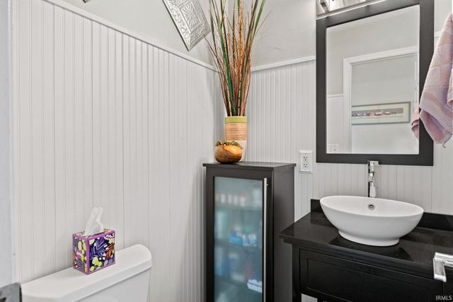 2033 Old Oak Drive, West Lafayette, IN 47906