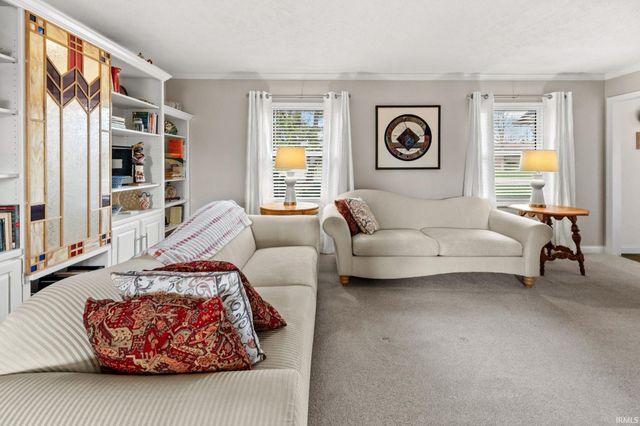 2033 Old Oak Drive, West Lafayette, IN 47906