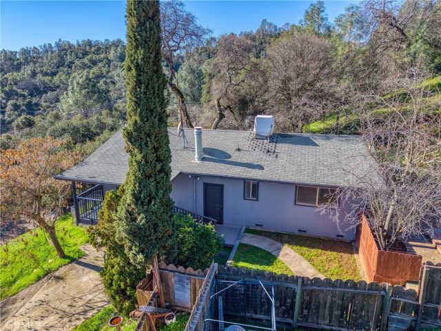 12410 Lakeview Drive, Clearlake Oaks, CA 95423