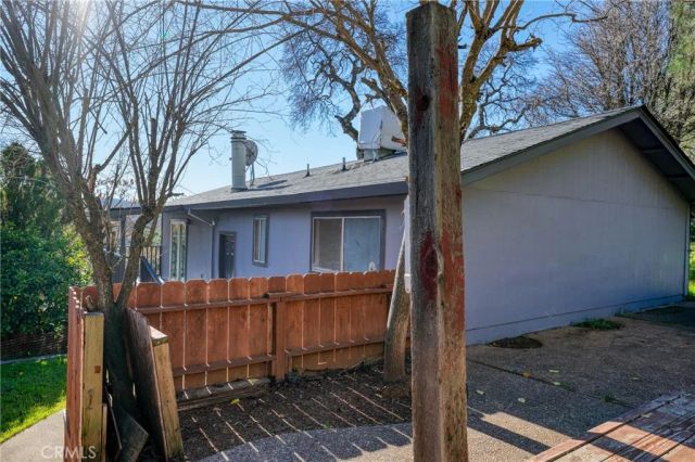 12410 Lakeview Drive, Clearlake Oaks, CA 95423