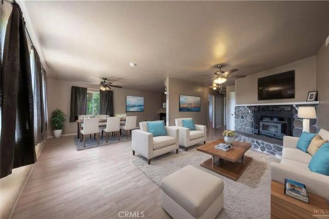 12410 Lakeview Drive, Clearlake Oaks, CA 95423