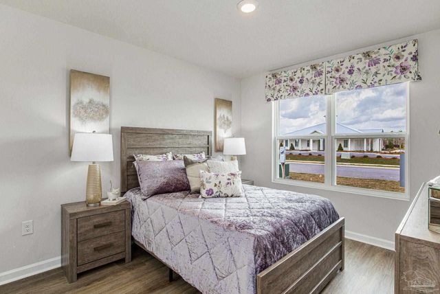 6465 Firefly Dr, Milton, FL 32583