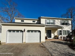 890 Roundtree Drive, Toms River, NJ 08753