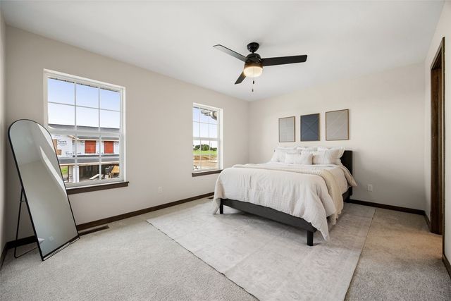 160 Bethany Loop SW B, Cedar Rapids, IA 52404