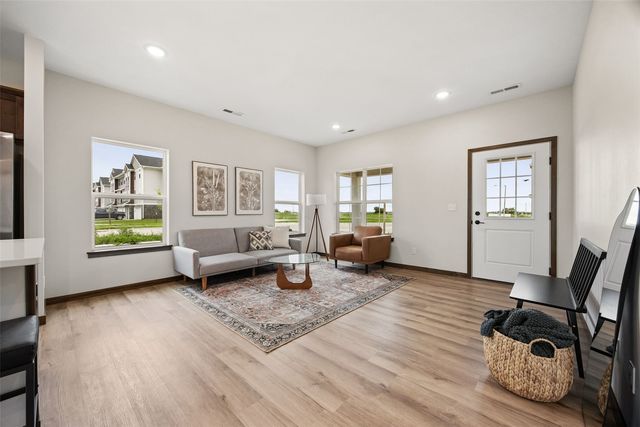 160 Bethany Loop SW B, Cedar Rapids, IA 52404