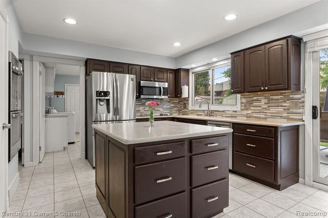 2138 Metzner Road, Commerce Twp, MI 48390