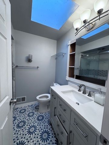 9132 S California Avenue, Evergreen Park, IL 60805