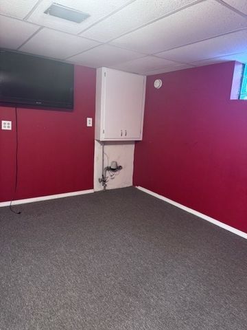 9132 S California Avenue, Evergreen Park, IL 60805