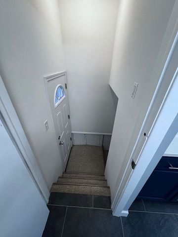 9132 S California Avenue, Evergreen Park, IL 60805