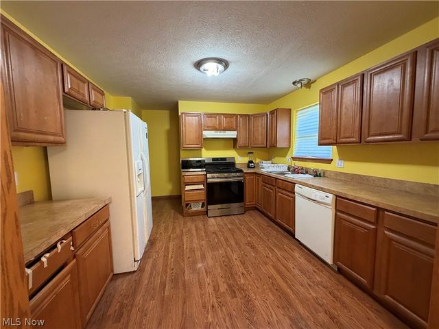 1504 White Avenue, Akron, OH 44307