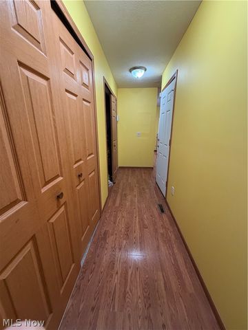 1504 White Avenue, Akron, OH 44307