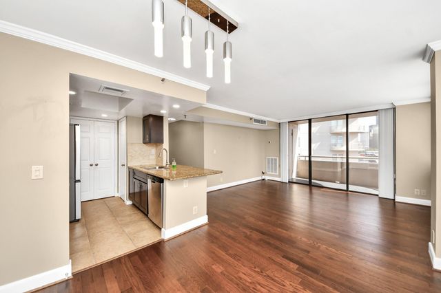 3525 Sage Road 909, Houston, TX 77056