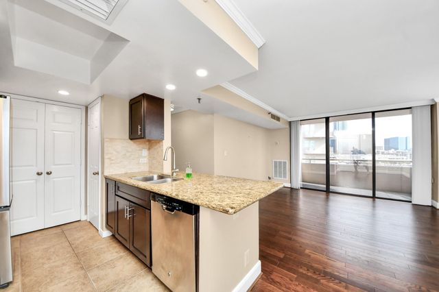 3525 Sage Road 909, Houston, TX 77056