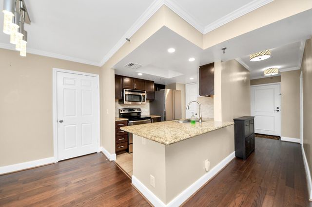 3525 Sage Road 909, Houston, TX 77056