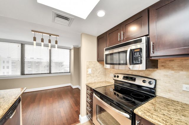 3525 Sage Road 909, Houston, TX 77056